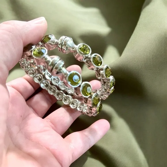 Set of 2 green peridot gemstone bracelets with magnetic clasp - Picture 3 of 7